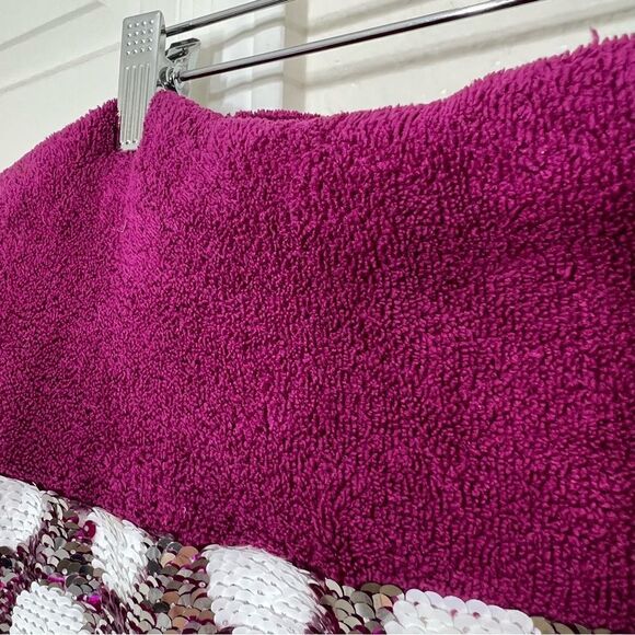 Cynthia Rowley Sequin Mermaid Tail Blanket Snuggle Tail Fuchsia Silver Kids - Picture 6 of 12